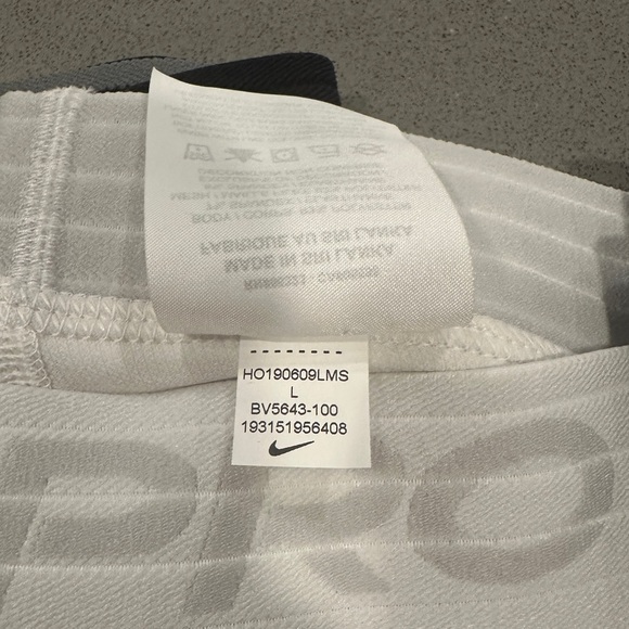 *NWOT* Men’s Nike Pro Crop Dri-Fit Fitness Tights - Picture 2 of 5